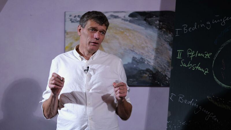 Datei:Martin von Mackensen Vortrag Der biologisch-dynamische Impuls und seine Gründung im Jahr 1924 2024-9-13.jpg