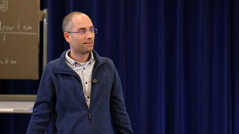 Datei:Erfahrungen aus biodynamischer Pflanzenzüchtung für Reben Teil1 2024-11-6.jpg